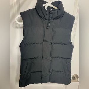 ARITZIA TNA POWDER PUFF VEST